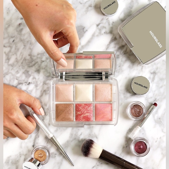 ‼️RARE‼️🎸Hourglass🎸🔥NWT🔥Ghost Ambient Lighting Edit Palette (6 Shades) - Picture 3 of 15